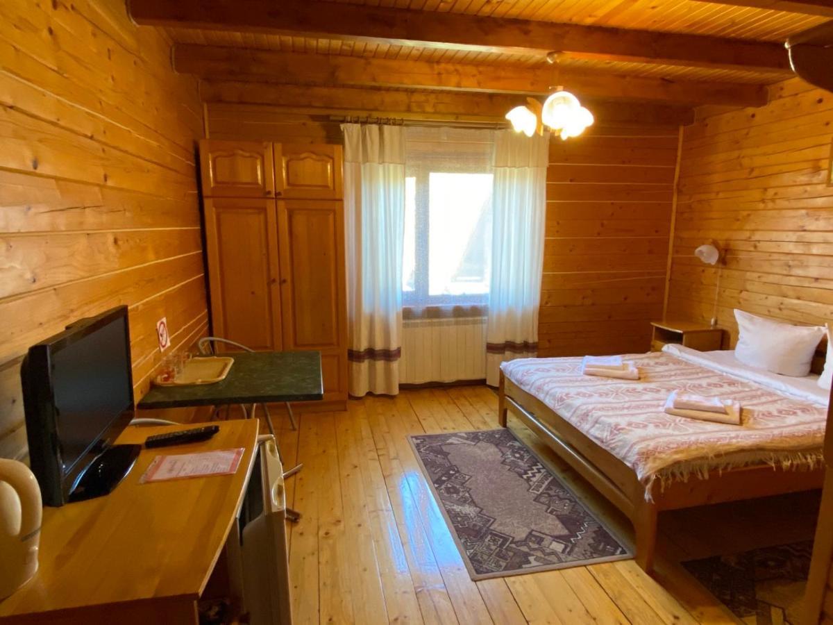 Hotel Edelweiss Carpathians Migovo Exterior foto