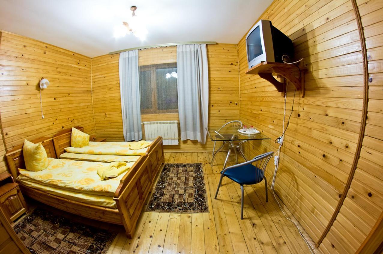 Hotel Edelweiss Carpathians Migovo Exterior foto